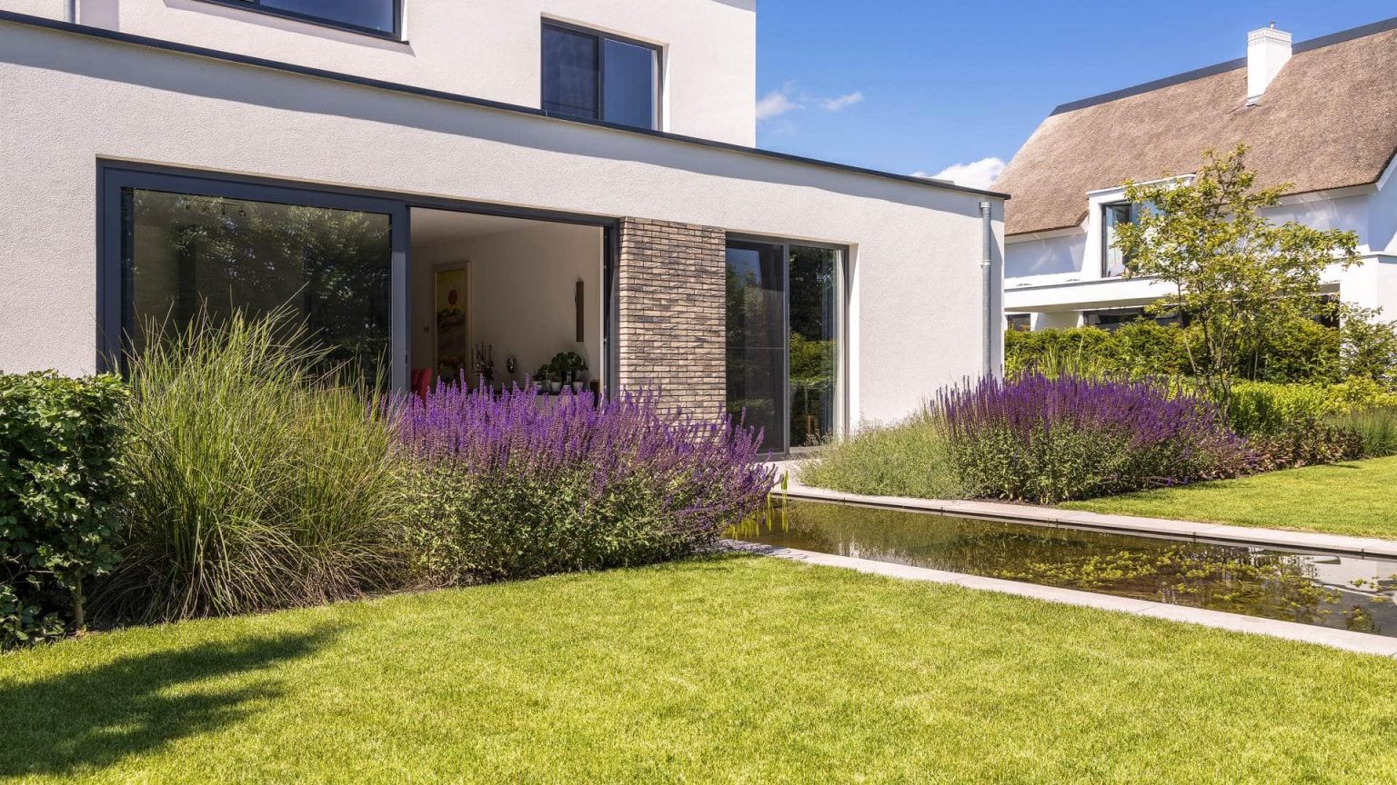 Professioneel tuinontwerpbureau Sparq Tuinen - ontwerp en aanleg van een moderne groene buitenruimte